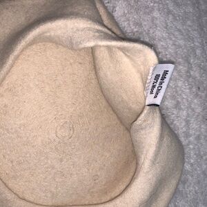 100% Wool Cream Beret with Wool Tassel